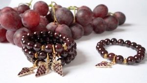 Pomegranate: properties, types and applications