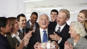 Commemorative Gift Ideas for Former Employees