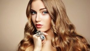 The subtleties of lightening blond hair