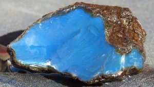 Blue amber: description, properties and care
