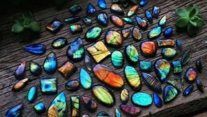 Labradorite: features and properties