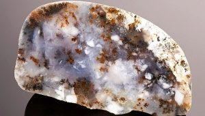 Moss agate: what does it look like and who suits it?
