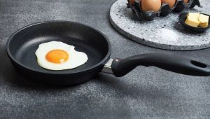 Types and choice of frying pan for fried eggs