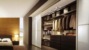 Wardrobe for the bedroom: how to choose and arrange?