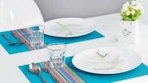 Stands for plates: types and selection criteria