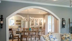 The arch between the living room and the kitchen: how to make an opening?