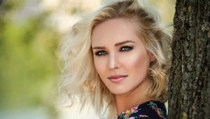 Blond: choice of shade, painting technique and subsequent care