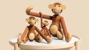 Which animal corresponds to 1944 and what is characteristic of its representatives?