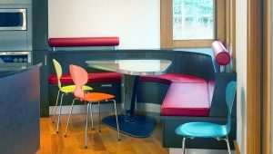 Corner tables in the kitchen: sizes and choices