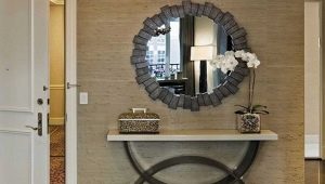 Mirror with a shelf in the hallway: types and selection tips