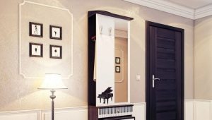 Wallpaper in a small hallway: varieties and tips for choosing