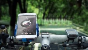 Phone holders for bicycles: types and choices