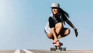 What is the difference between a longboard and a cruiser?