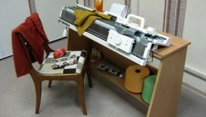 Tables for a knitting machine: pros, cons and varieties