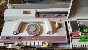 Knitting machines Brother