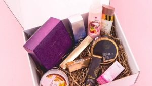 Sets of cosmetics: what are and what is included?