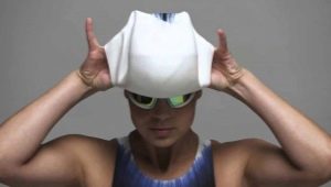 How to put on a hat for the pool?