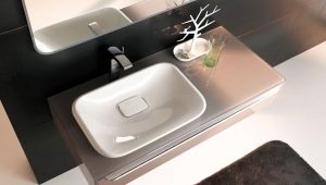 Sizes of sinks in the bathroom