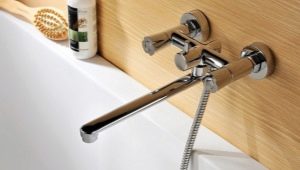 Bathtub spout faucets