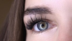 Sparse eyelash extension effect