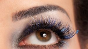 All About Glitter Eyelashes
