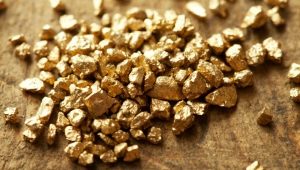 What is gold refining and how can it be made?