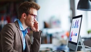 Features profession targetologist