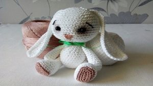 How to tie an amigurumi hare?