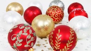 All about Christmas balls