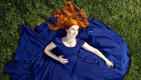 Dark blue dress - for a mysterious look