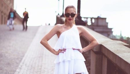 Dress with frills - a playful and romantic look