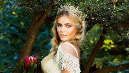 Crocheted wedding dress is the dream of needlewomen