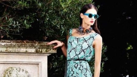 What to wear a green dress with and what accessories to choose?