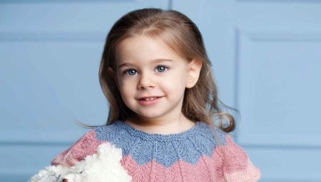 Knitted dress for girls