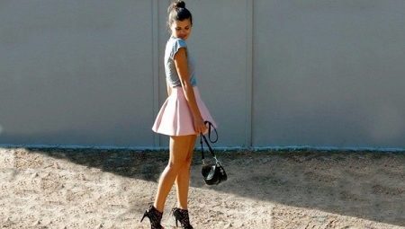 Fuste scurte pufoase