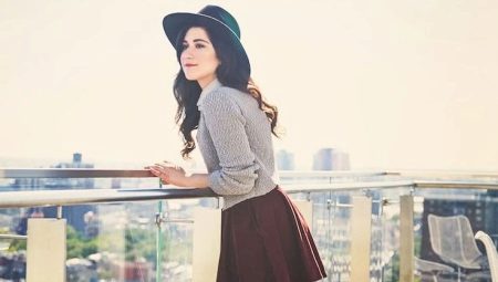 Skirt with a sweater, sweater or jumper