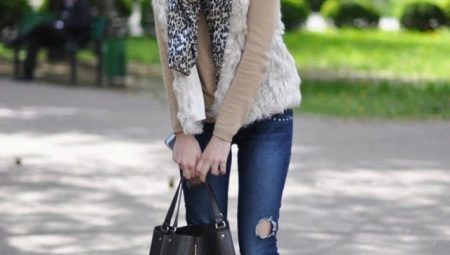 Com cosir un forat als texans entre les cames, els genolls o les natges?