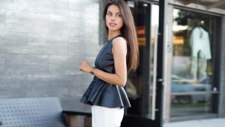 White pants are the trend of the season