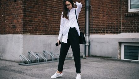 High-waisted trousers are back in fashion