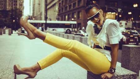 How to wear yellow pants?