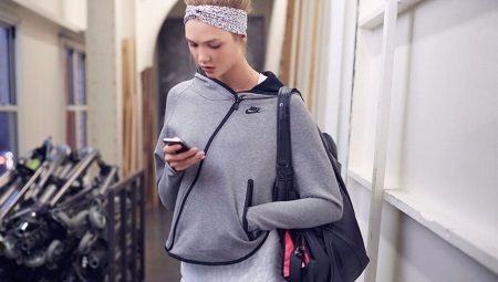 Hoodies with zippers