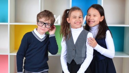 Turtlenecks untuk perempuan ke sekolah