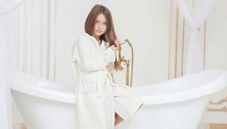 Children's bathrobe