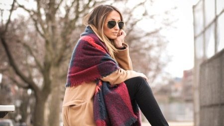 How to tie a stole on a coat?