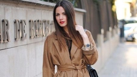 Raglan sleeve coat