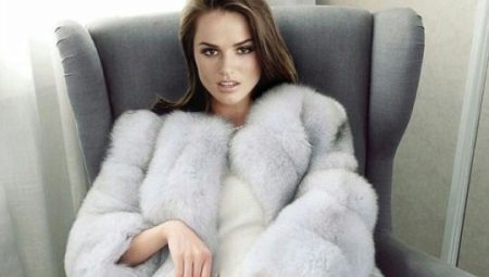 Short fox fur coat