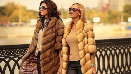 Transforming fox fur coat