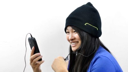Hat with headphones