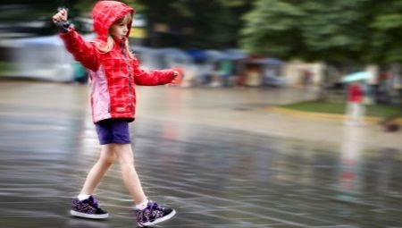 Sneakers on wheels for girls