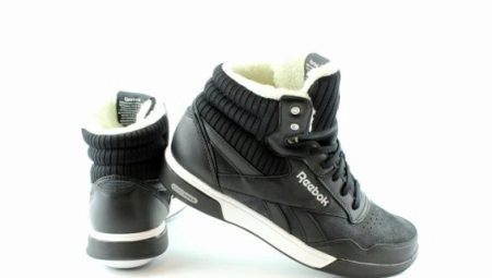 Women's winter sports shoes